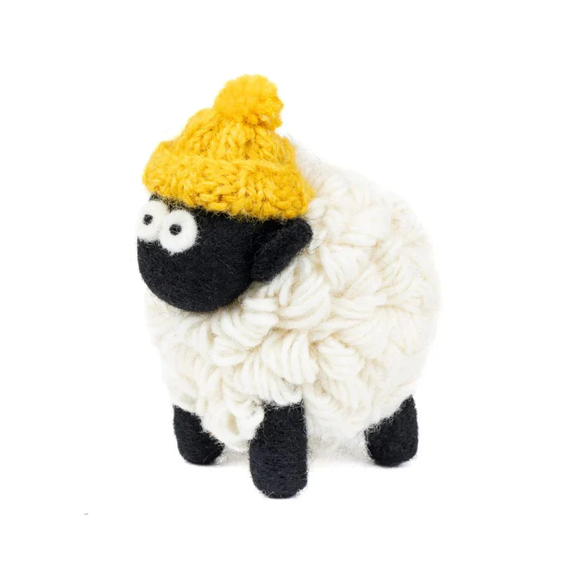 Knitted Sheep Collectible Mountain with Bobble Hat – Carrick Mór